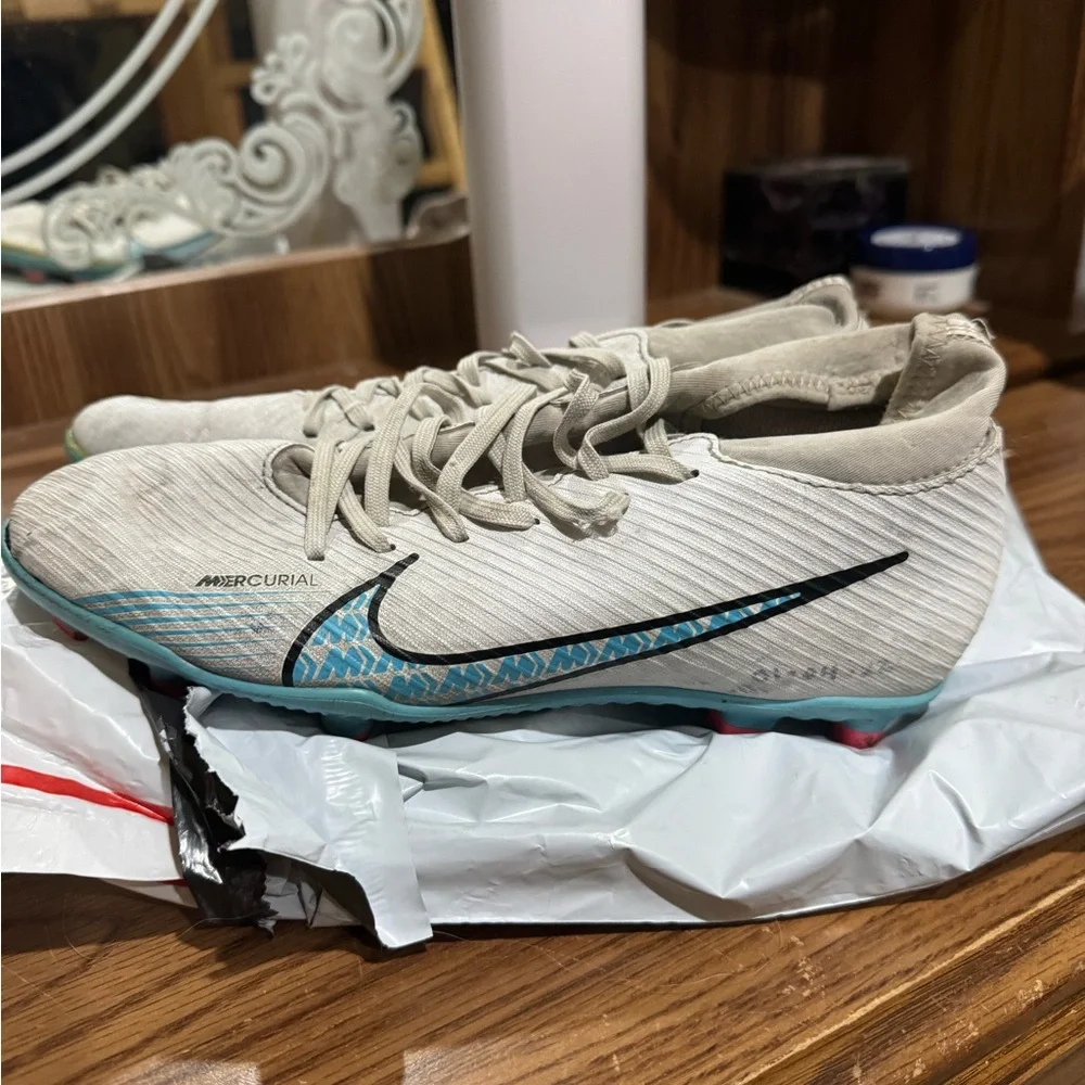 Nike Mercurial Cleats in White and Blue - Picture 1 of 8